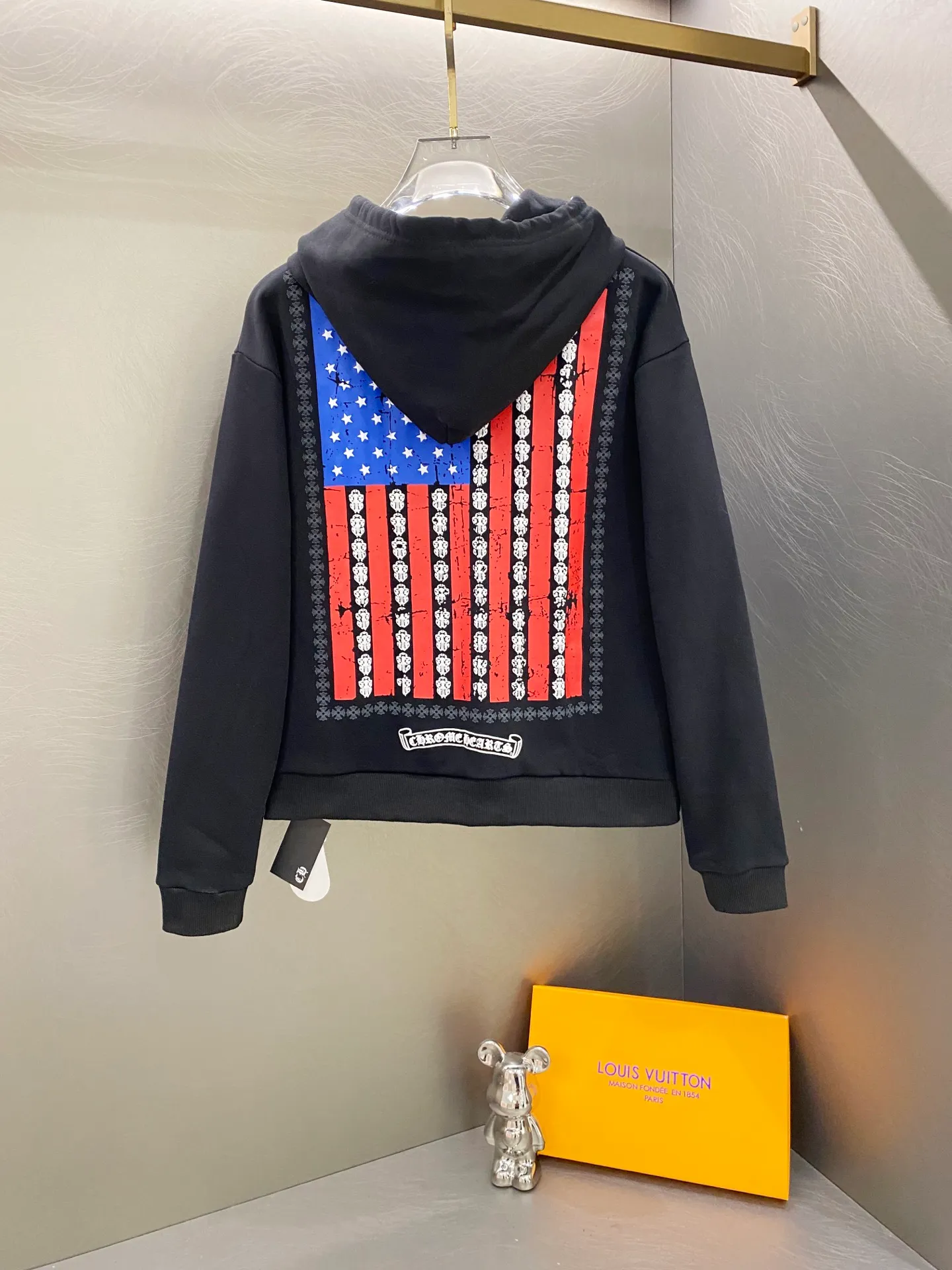 P290 Chrome Hearts 25ss horseshoe Sanskrit flag foam printed zipper hooded sweatshirt jacket. Fabric high-definition super heavyweight pure cotton fabric. Customized hardware. Thread. Accessories. Matching version. Same style for men and women. -Color: Black -Size: S M L XL
